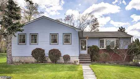 2 Country Club Ct Livingston Twp., NJ 07039