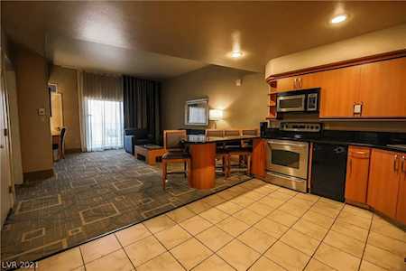 211 Flamingo Rd #811 Las Vegas, NV 89169