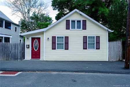 61 New Street Seymour, CT 06483