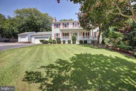10335 Zion Dr Fairfax, VA 22032