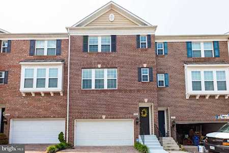 2045 Blunt Ln Alexandria, VA 22303