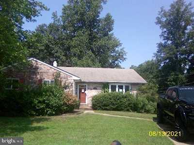 7956 Castle Hedge Dell Glen Burnie, MD 21061