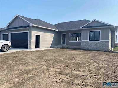 2817 S Moss Stone Ave Sioux Falls, SD 57110