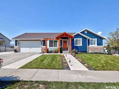 4844 W Cave Peak Dr Riverton, UT 84096