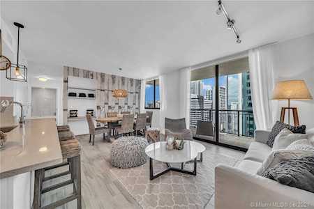 999 SW 1st Ave #2014 Miami, FL 33130