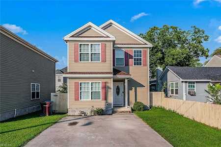 1407 Riddick St Chesapeake, VA 23321
