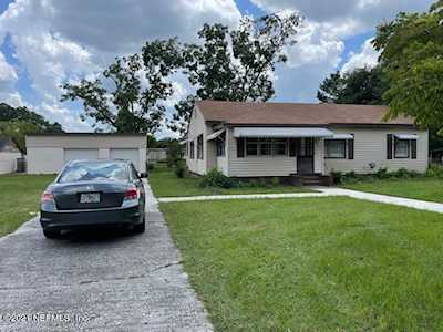 9406 Crystal Springs Rd Jacksonville, FL 32221