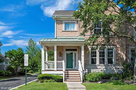 2620 Goldenrod Ln Glenview, IL 60026