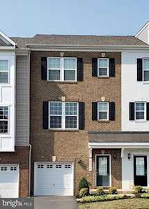 6034 Camerons Ferry Dr Haymarket, VA 20169