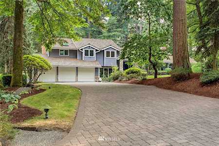 13803 NE 26th Place Bellevue, WA 98005