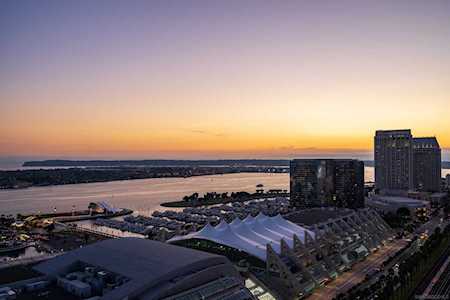 165 6Th Ave #2703 San Diego, CA 92101