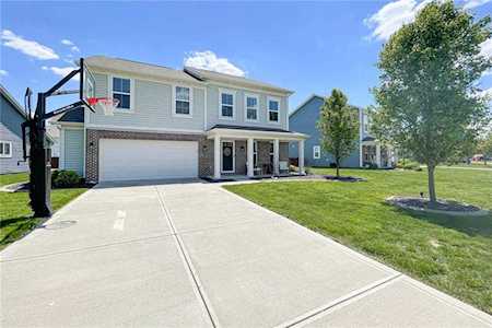 5709 W Woods Edge Dr Mccordsville, IN 46055