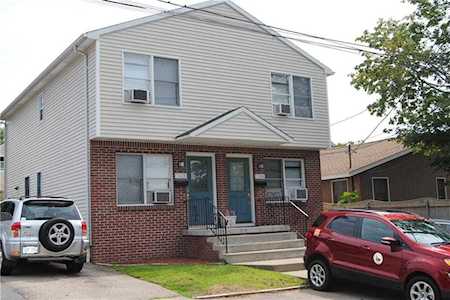 15 Lakeside St Providence, RI 02904