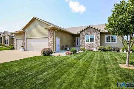 2405 S Silverthorne Ave Sioux Falls, SD 57110-7627