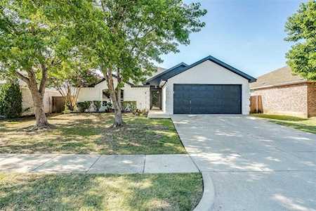 541 Denise Street Saginaw, TX 76179