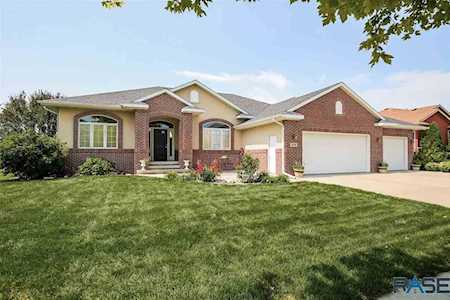 809 Eagle Run Dell Rapids, SD 57022