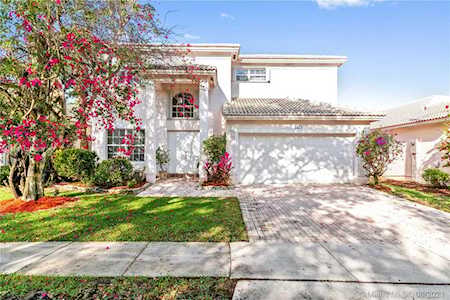 1270 NW 168th Ave Pembroke Pines, FL 33028