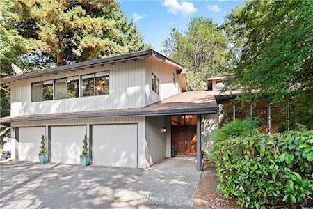1216 86th Ave NE Clyde Hill, WA 98004