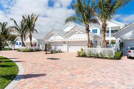 70 Strand Dr Vero Beach, FL 32963