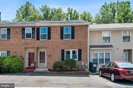 10 Lower Valley Ln Newark, DE 19711