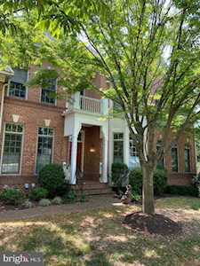 12741 Lady Somerset Ln Fairfax, VA 22033