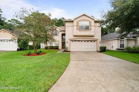 572 Redberry Ln St Johns, FL 32259