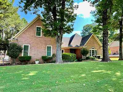 2676 Morning Woods Dr Memphis, TN 38016