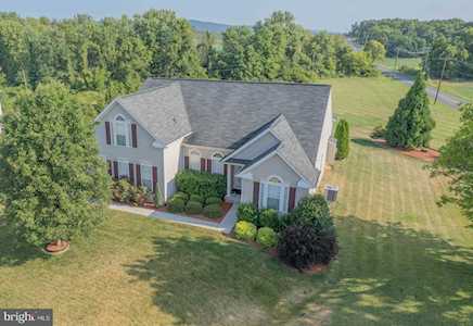 46 Farnsworth Gerrardstown, WV 25420