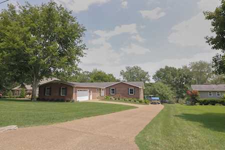 1052 Lake Ct Gallatin, TN 37066