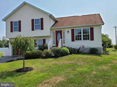 526 Grant Dr Gettysburg, PA 17325