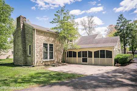2840 Klondike Ln Louisville, KY 40218
