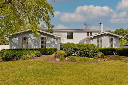 2560 The Strand Northbrook, IL 60062