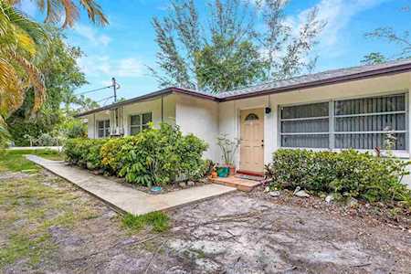 837 Casa Ybel Rd Sanibel, FL 33957