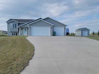 5800 Tiffany Dr Bismarck, ND 58504