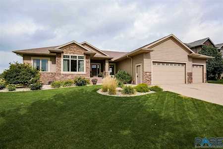 2201 S Copper Crest Trl Sioux Falls, SD 57110