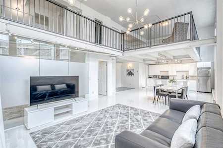 1117 1 St SW #312 Calgary, AB T2R 0T9