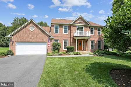 20105 Sweet Meadow Ln Gaithersburg, MD 20882