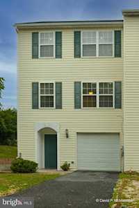 114 Sir Washington St Inwood, WV 25428