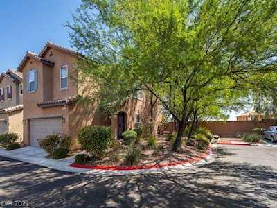 7906 Ivy Run St Las Vegas, NV 89149