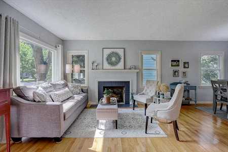 3839 Zenith Avenue N Robbinsdale, MN 55422