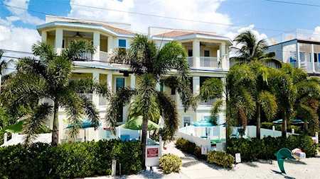 2203 Avenue C Bradenton Beach, FL 34217