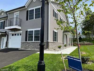 11 Gabriella Way Newton Town, NJ 07860