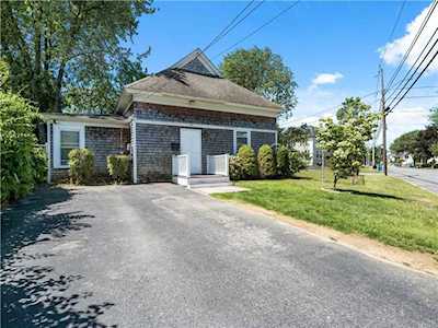 50 Colonial Ave Cranston, RI 02920
