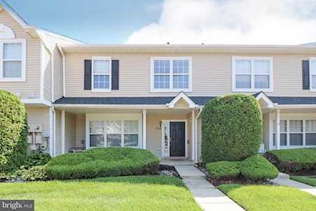 2202 Saxony Dr Mount Laurel, NJ 08054