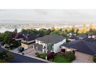 5257 NW Fernridge Dr Camas, WA 98607