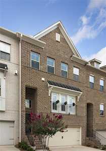 1556 Prestwick Ln Dunwoody, GA 30338