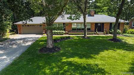 15600 Lakeside St Northville Twp, MI 48170