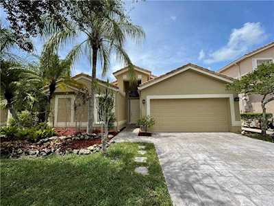 5238 NW 112th Ter Coral Springs, FL 33076