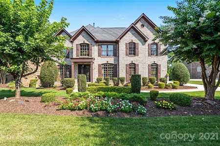 1027 Woodhall Dr Huntersville, NC 28078