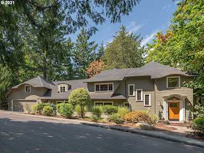 2241 SW Montgomery Dr Portland, OR 97201